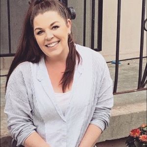 Meet your Posher, Adrienne